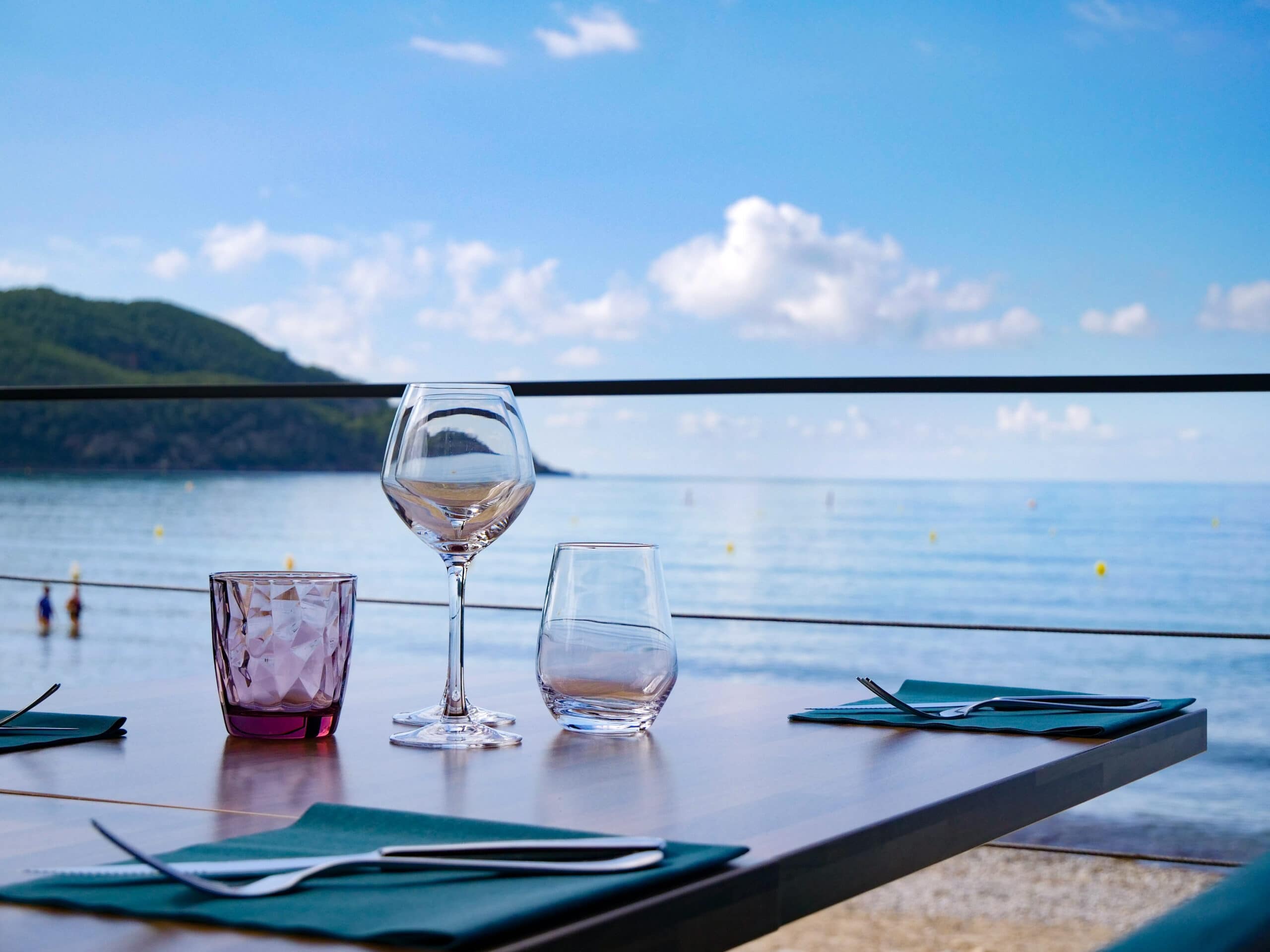 Vue de l'intérieur du restaurant le Grain de sable